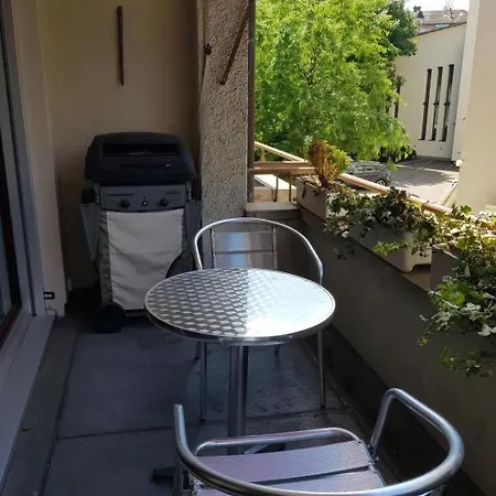 Doubleroom Close To In Citycenter Apartamento